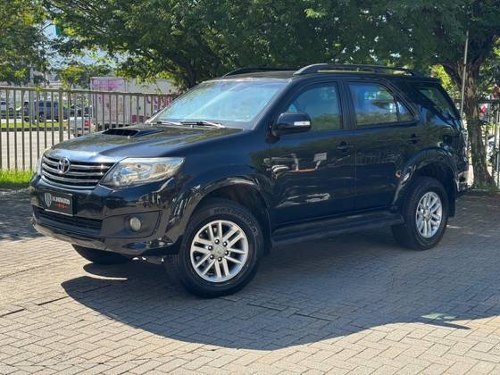 TOYOTA HILUX SW4 3.0 SRV 4X4 16V TURBO INTERCOOLER DIESEL 4P AUTOMÁTICO TOYOTA HILUX SW4 3.0 SRV 4X4 16V TURBO INTERCOOLER DIESEL 4P AUTOMÁTICO